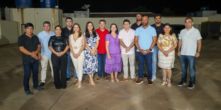 De forma unânime, prefeitos da região Sul do Maranhão anunciam apoio a Roberto Costa na Famem