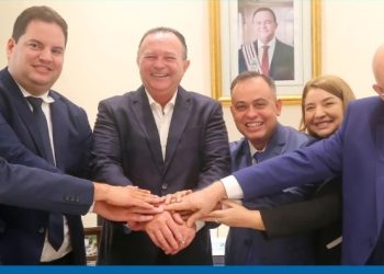 Governador Carlos Brandão recebe novos deputados estaduais no Palácio dos Leões