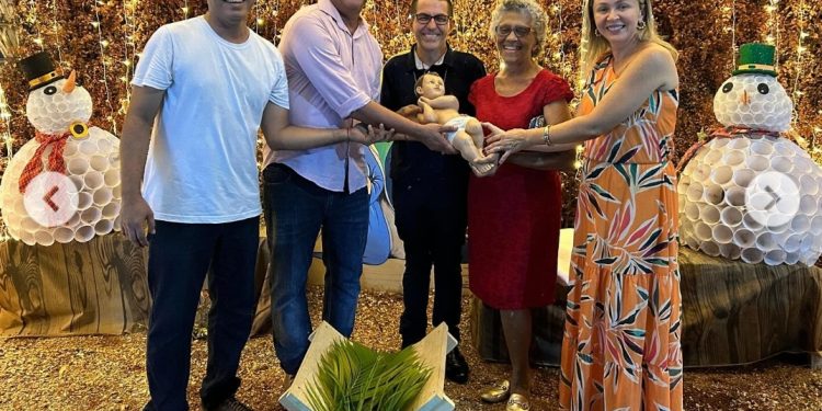 Prefeito Zé Martins e primeira dama Vania Ribeiro apadrinham a tradicional Queima de Palhinhas em Bequimão