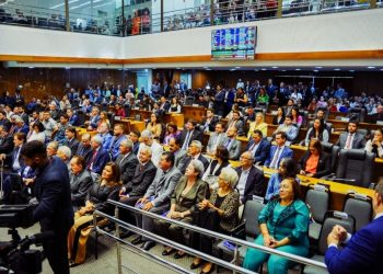 Deputados ressaltam momento histórico de celebração aos 190 anos da Alema