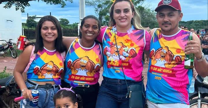 Vereadora Helyca Lustosa aproveita animação do Carnaval 2025 em Magalhães de Almeida com o “Bloco dos que não bebem”.