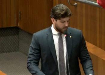 Davi Brandão enquadra Othelino Neto em discurso e faz convite para visitarem obras do governo