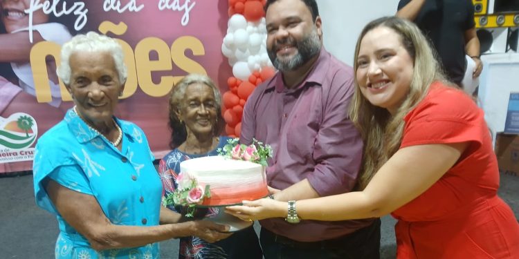 Prefeito Dr. Guilherme realiza grande festa das mães em Primeira Cruz com homenagens, música e emoção