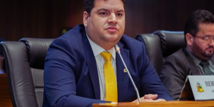 Deputado Segundo rebate Othelino e cobra emendas para a Baixada da senadora Ana Paula