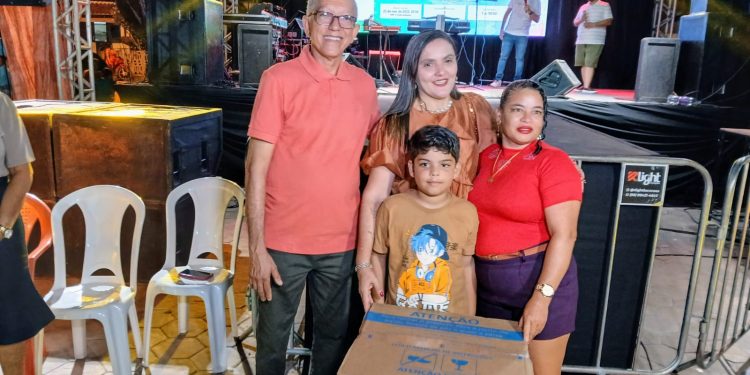 Milagres do Maranhão realiza grande Festa das Mães com participação da comunidade e autoridades