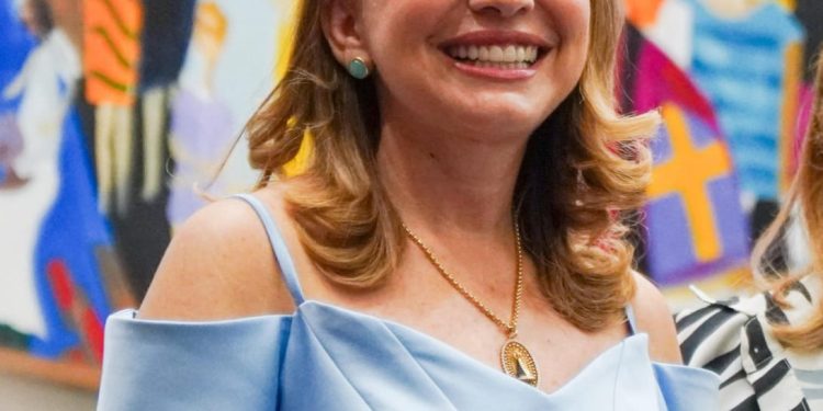 “Foi feita justiça”, diz Iracema Vale sobre maioria do STF confirmar sua reeleição na Assembleia