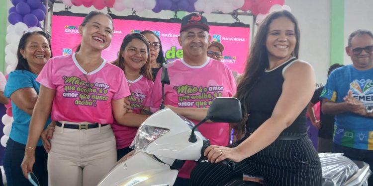 Mata Roma celebra o amor materno com uma grande festa promovida pelo prefeito Besaliel Albuquerque