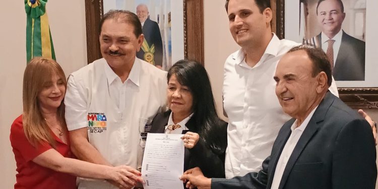 Fátima Araújo é empossada como Secretária Adjunta de Estado da Articulação Política 