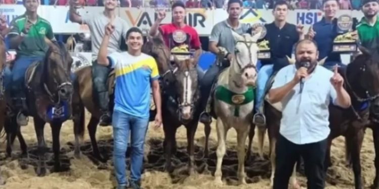 16ª Vaquejada da Arena “Bom Que Dói”reúne vaqueiros de todo o Maranhão e é marcada por sucesso de público e grandes atrações em Presidente Sarney