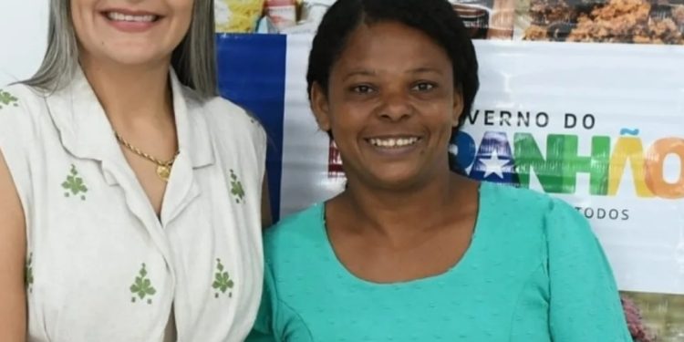 EM PORTO RICO DO MARANHÃO, CARTÕES RO MARANHÃO LIVRE DA FOME SÃO ENTREGUES PELA PREFEITURA.