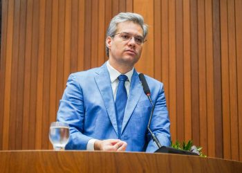 Neto Evangelista repreende e cobra autocontrole e inteligência emocional da oposição