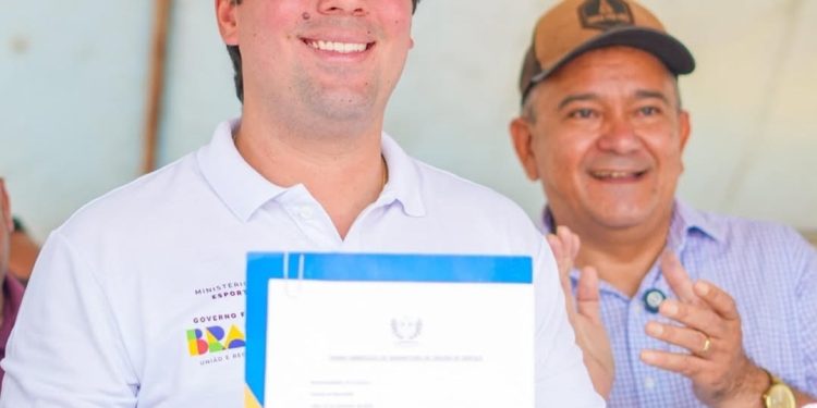 Prefeito Aldo Lopes e ministro André Fufuca assinam ordem de serviço para construção do Complexo Esportivo do Guarani em Cururupu