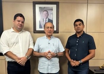 Ao lado do deputado João Batista Segundo, Gilson Lima dialoga com Aparício Bandeira sobre investimentos para Presidente Sarney