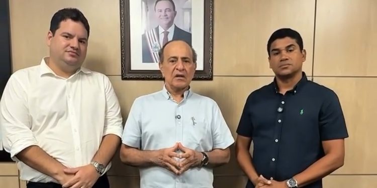 Ao lado do deputado João Batista Segundo, Gilson Lima dialoga com Aparício Bandeira sobre investimentos para Presidente Sarney