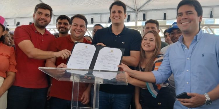 Prefeito Juscelino Marreca garante novos avanços para Santa Luzia com assinatura de ordens de serviço e presença de Orleans Brandão