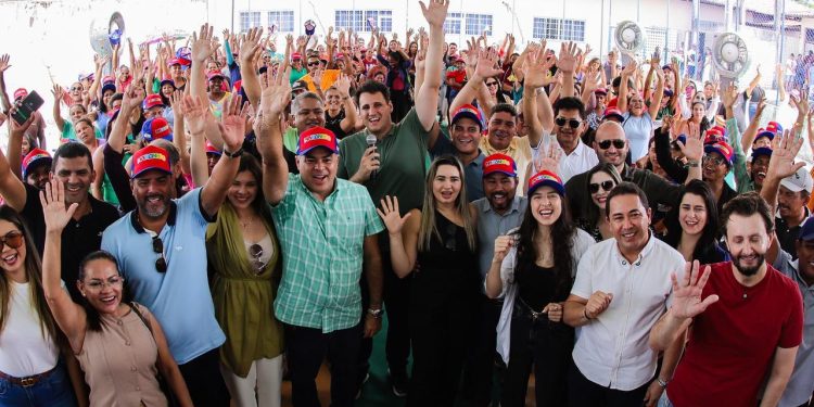 Em Santa Helena, governo entrega mais benefícios à população