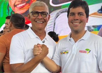 Prefeito Zé Martins participa de lançamento do programa “Estou Conectado” em Pinheiro