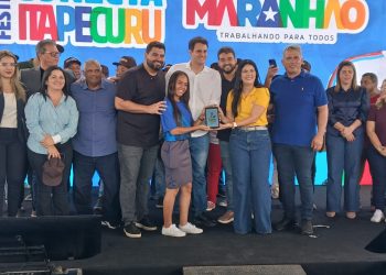 Parceria entre Filipe Marreca e Orleans Brandão fortalece investimentos na Educação com entrega de tablets em Itapecuru-Mirim