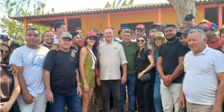 PREFEITO NILTON ÉVERTON E GOVERNADOR CARLOS BRANDÃO PARTICIPAM DE ALMOÇO REAFIRMADO COMPROMISSO.