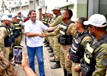 Prefeitura mantém aprovados da SMTT à espera mesmo com cargos vagos e decisão judicial em vigor