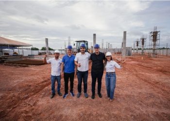 ORLEANS BRANDÃO VISTORIA OBRAS DE CONSTRUÇÃO DO NOVO TERMINAL RODOVIÁRIO DE ROSÁRIO.