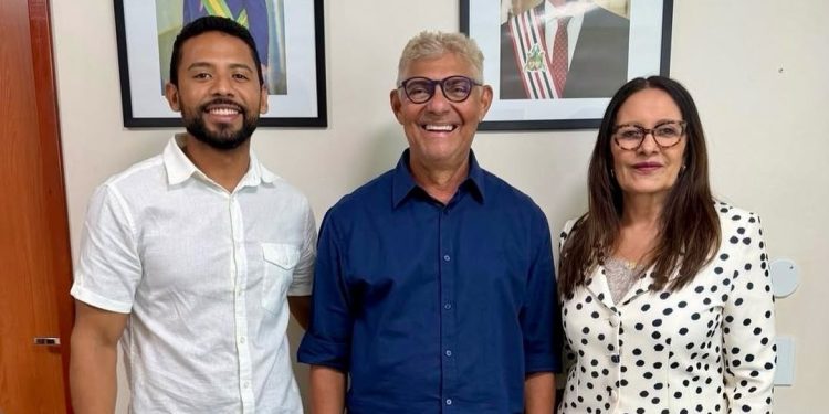 Prefeito Zé Martins fortalece parcerias com o Governo do Estado para avanços na Educação em Bequimão