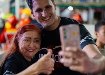 *Orleans Brandão leva pré-campanha para perto do povo em São Luís*  De rua em rua, de bairro em bairro, Orleans Brandão decidiu começar sua caminhada onde tudo realmente importa: ao lado das pessoas. O pré-candidato do grupo governista tem percorrido São Luís ouvindo histórias, acolhendo demandas e mostrando, de perto, o que já foi feito e o que ainda pode ser transformado na vida da população.  Em cada comunidade visitada, Orleans tem reforçado uma marca que pretende carregar durante toda a campanha: proximidade. No Bairro de Fátima, reuniu centenas de moradores em um encontro marcado pelo diálogo e pela escuta atenta. Já na Janaína, caminhou pelas ruas, conversou com famílias e lideranças e sentiu de perto a realidade de quem vive o dia a dia da cidade.  Ao mesmo tempo, ele apresenta resultados. Obras que saíram do papel, programas que chegaram a quem mais precisa e investimentos que mudam a paisagem e a rotina da capital. Acompanhando de perto iniciativas como a Avenida Metropolitana, Orleans mostra que não se trata apenas de promessas, mas de ações concretas que já fazem diferença na vida das pessoas.  Mais do que uma pré-campanha, o que se desenha é um movimento de construção coletiva. Com os pés no chão e o olhar voltado para o futuro, Orleans Brandão segue fortalecendo sua conexão com São Luís, ouvindo, aprendendo e construindo, junto com o povo, um projeto que nasce das ruas e ganha força na esperança de dias melhores