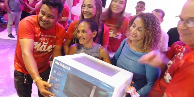 São Mateus celebra o Dia das Mães com grande festa e show de prêmios promovido pela gestão do prefeito Miltinho Aragão