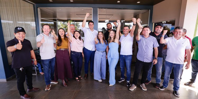 Prefeitos e vereadores do sul do Maranhão reafirmam apoio à pré-candidatura de Orleans Brandão durante encontro em Balsas