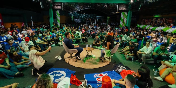 Orleans Brandão reúne milhares de jovens em São Luís e reforça compromisso com mais investimentos para a juventude maranhense