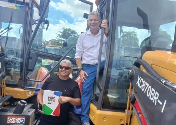 Governo do Maranhão fortalece municípios com entrega de 220 retroescavadeiras pelo programa Maranhão Sustentável
