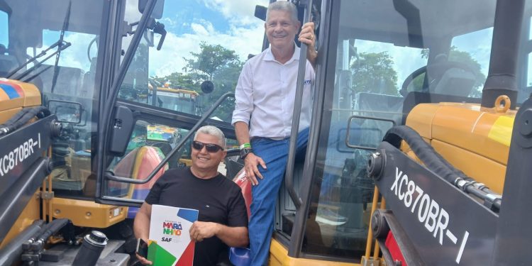Governo do Maranhão fortalece municípios com entrega de 220 retroescavadeiras pelo programa Maranhão Sustentável