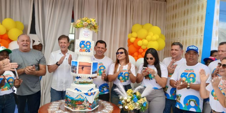 Em parceria com o governo do Estado e com mega show de Márcia Felipe, prefeito Mecinho entrega obras e realiza programação histórica em celebração aos 68 anos de São João Batista