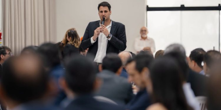 Em reunião com empresários, Orleans Brandão amplia diálogo com setor produtivo