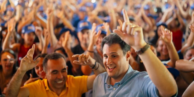 Em São Raimundo das Mangabeiras, população declara apoio a Orleans Brandão