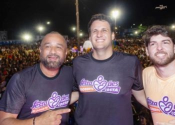 Prefeito Roberto Costa reúne milhares de bacabalenses em Festa das Mães