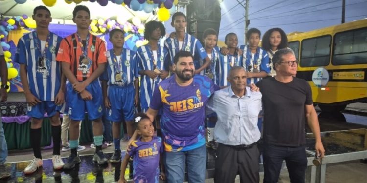 JEIS 2026 é encerrado com grande celebração, premiações e entrega de novos ônibus escolares em Itapecuru-Mirim