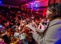 Roberta Miranda encerra Feira do Empreendedor com mensagem de coragem e esperança