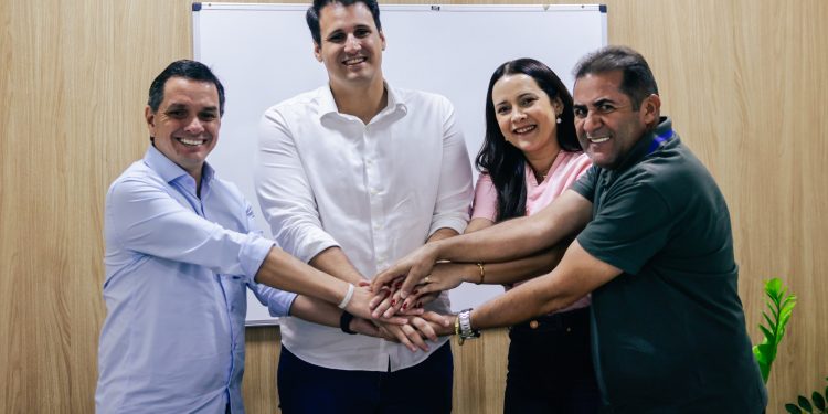 Orleans Brandão recebe apoio da prefeita de Itinga, Paula do Quininha, do Progressistas