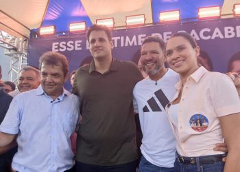 Rodeado por lideranças, Dr. Hilton Gonçalo lança candidatura ao Senado com café da manhã na residência da prefeita Naila Gonçalo, em Bacabeira e almoço na residência do prefeito Milton Gonçalo, em Santa Rita.