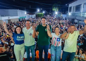 Orleans mostra força popular pelas ruas e dita ritmo na primeira semana de campanha