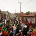 Orleans Brandão anuncia policlínica para Santa Luzia e reforça parceria durante caminhada em Santo Onofre