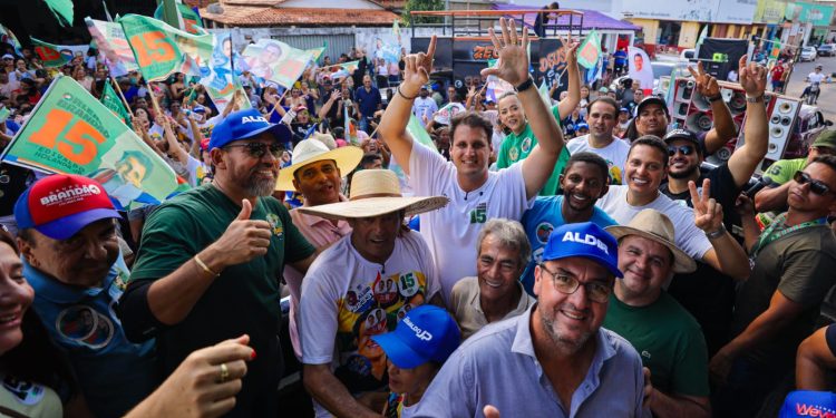 Em Vila Nova dos Martírios, Orleans Brandão é recebido com festa e reforça compromisso com a região Tocantina