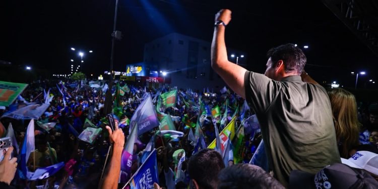 Em noite histórica, Orleans Brandão reúne lideranças e faz Lago da Pedra viver uma grande noite política